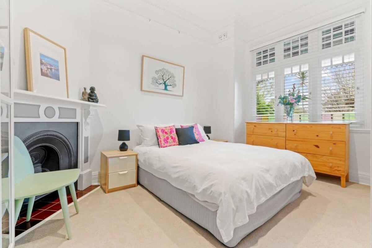 Bright Home In Trendy Newtown Close To The Park Sydney Exterior foto